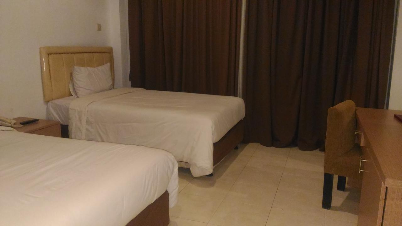 Grand Royal Taliwang Hotel Zewnętrze zdjęcie