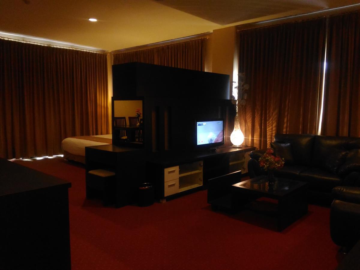 Grand Royal Taliwang Hotel Zewnętrze zdjęcie