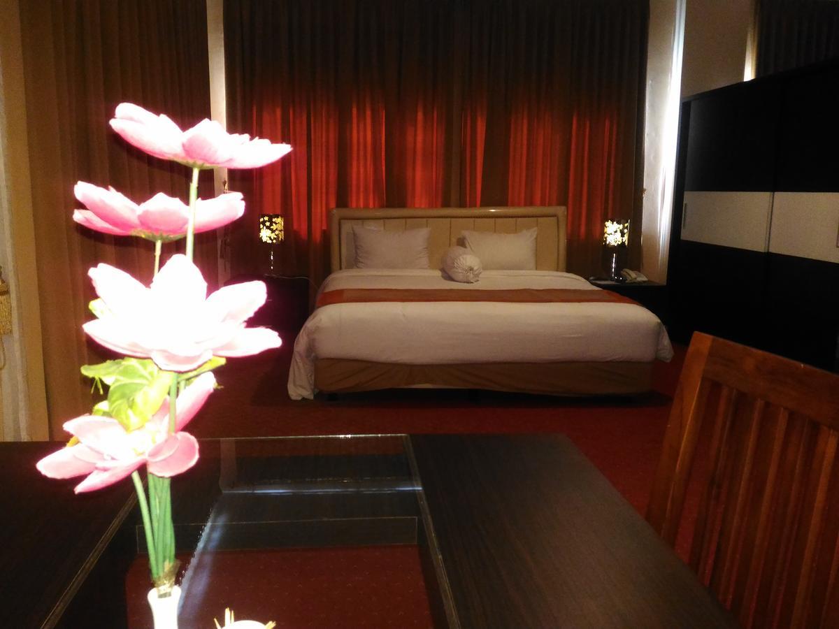 Grand Royal Taliwang Hotel Zewnętrze zdjęcie