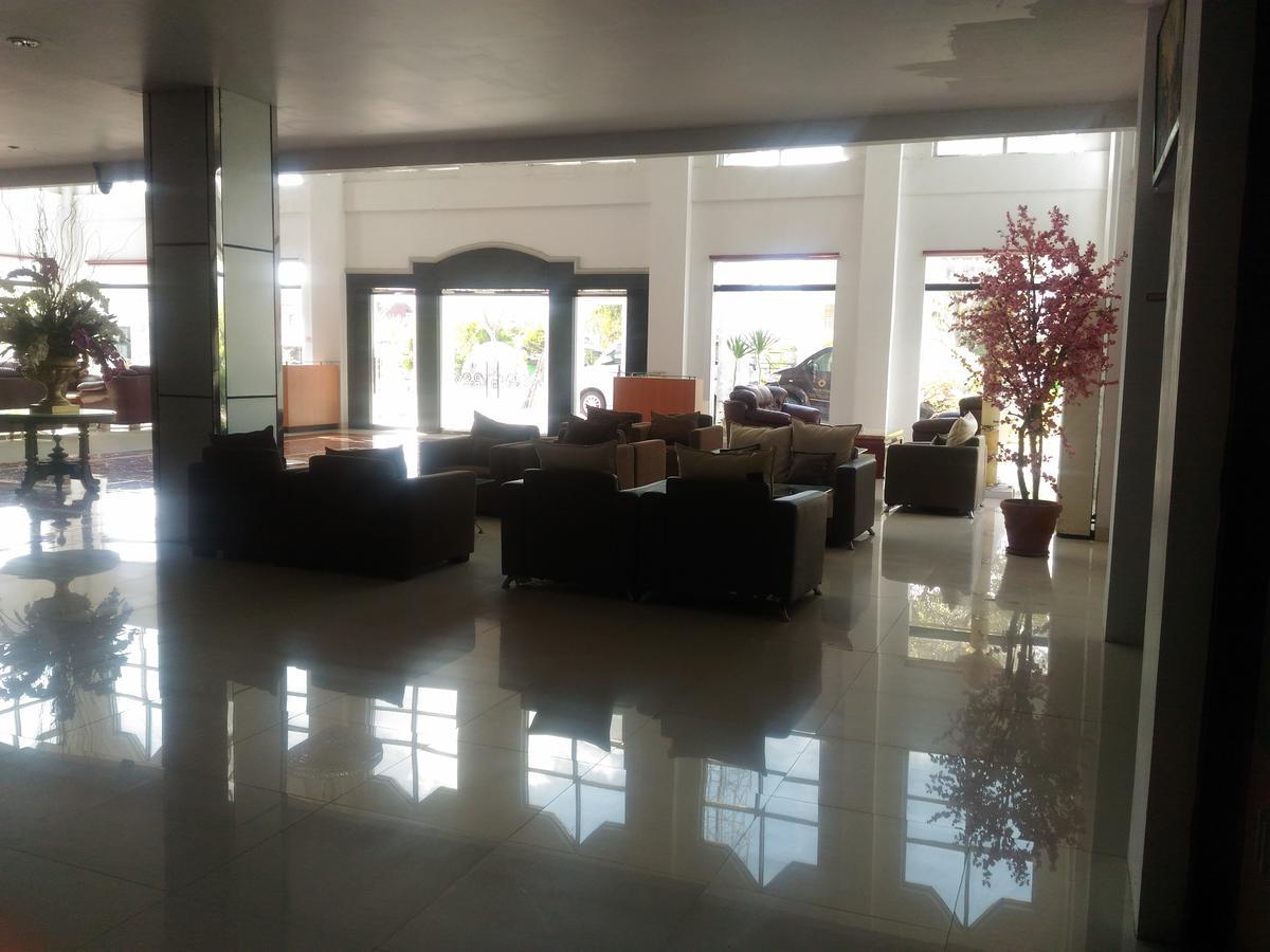 Grand Royal Taliwang Hotel Zewnętrze zdjęcie