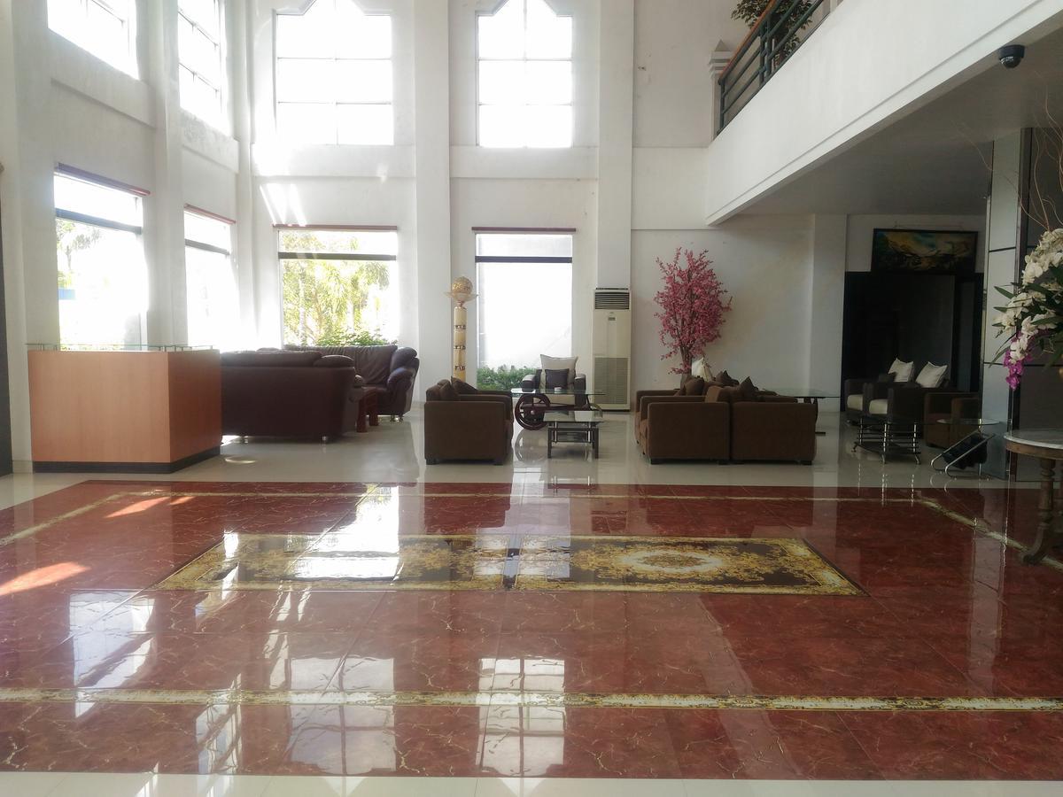 Grand Royal Taliwang Hotel Zewnętrze zdjęcie